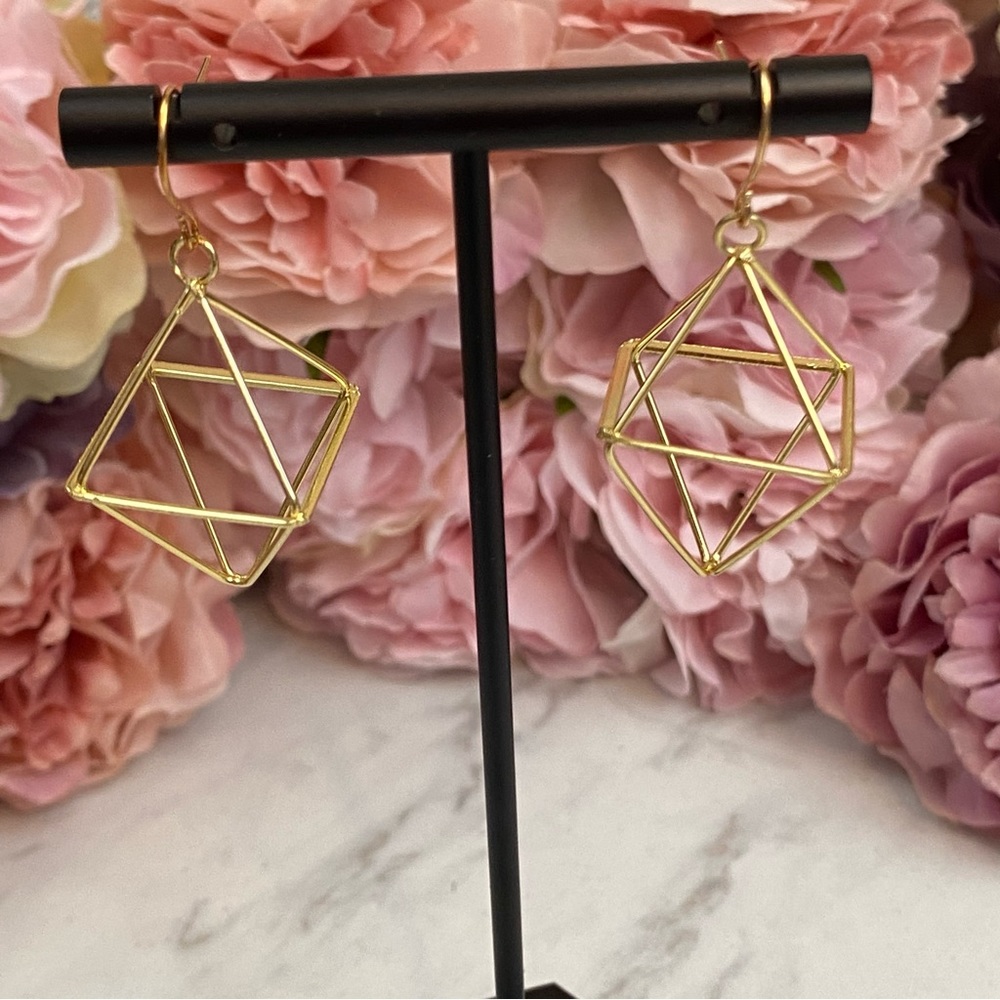 Beautiful Geometric Lantern Dangle Earrings - Picture 12 of 16